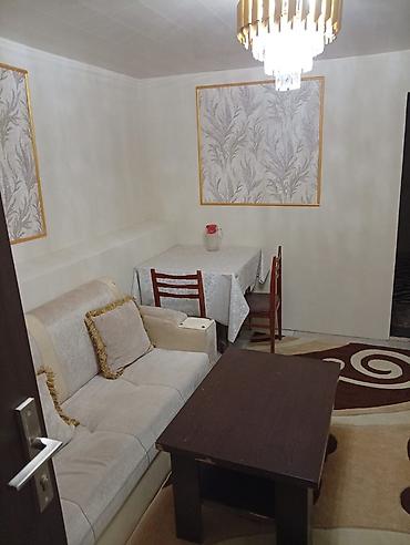 Mənzillər: Kirayə verilir: mebellı 2 otaqlı heyet evi - Düzənli plan: qonaq — 5
