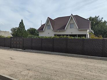 Үйлөр: 6 бөлмө жана андан көп, 320 м², 10000 соток, Бишкек, Баялинов / Орозбеков көч. Менчик ээси — 1