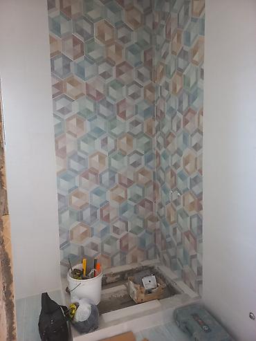 Укладка плитки: Подготовка стен для укладки, Подготовка стен для грунтовки, Резка плитки | Керамическая плитка, Керамогранитая плитка, Мозаичная плитка | Вертикальная укладка, Диагональная укладка, Горизонтальная укладка Больше 6 лет опыта — 17