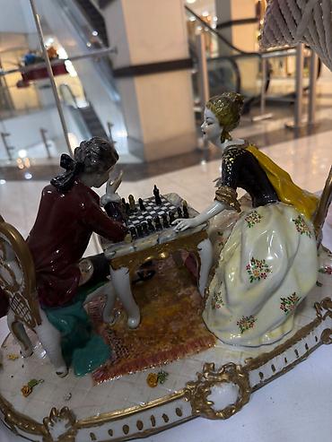 almaniyada saat: 3500 azn
Almaniya antikasi — 2