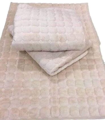 Posteljina: Ne klizajuci plisani flekeri. Idealni za odrzavanje. Set sadrzi tri — 6