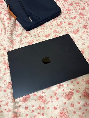 notebook qiymetleri: İşlənmiş Apple MacBook, 15 ", Apple M3, 512 GB