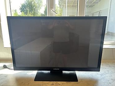стекло холодильник: Телевизор Samsung, диагональ примерно 32–37". Классический ЖК‑экран с — 1