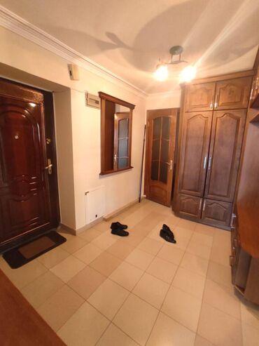 Uzunmüddətli kirayə mənzillər: Yasamalda 9 mertebeli binanın 9-cu mərtəbəsində yerləşən ümumi sahəsi — 17