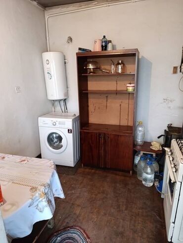 дом в новониколаевке: 80 кв. м, 3 бөлмө, Жертөлө, ороо, Забор, тосулган