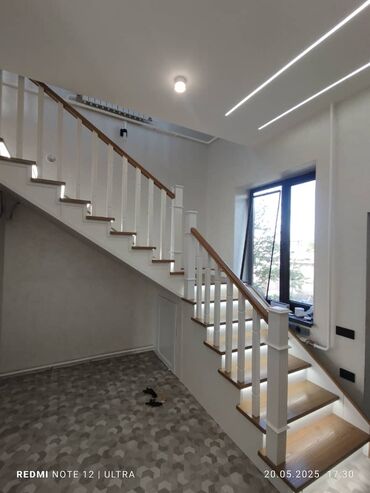 Деревянные лестницы: Стильная деревянная лестница, выполненная в классическом стиле — 11