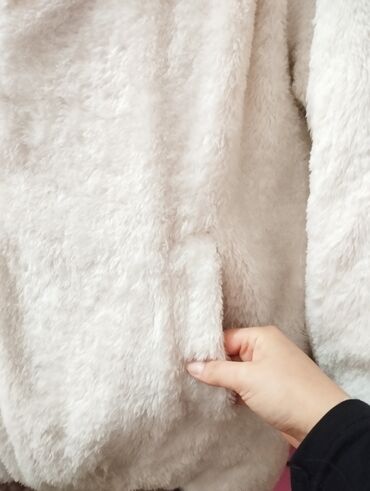 Пуховики и зимние куртки: Продаётся супер удобная, тёплая, зимняя оверсайз куртка. Куртка at lalafo.kg — 8 Пуховики и зимние куртки: Продаётся супер удобная, тёплая, зимняя оверсайз куртка. Куртка — 8