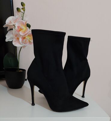 kožne gležnjače: Ankle boots, 37