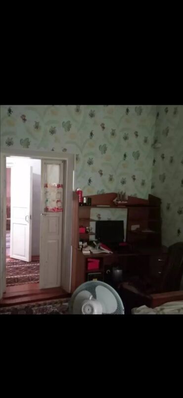 токтоналиева квартира: 55 кв. м, 3 бөлмө, Унаа токтотуучу жай, Сарай, Забор, тосулган
