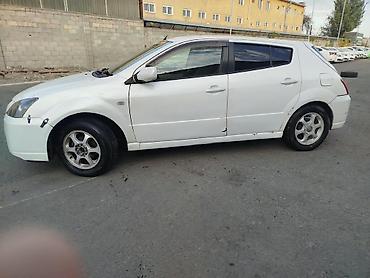 dodge neon: Белый 5‑дверный хэтчбек. Практичный городской автомобиль с просторным — 4