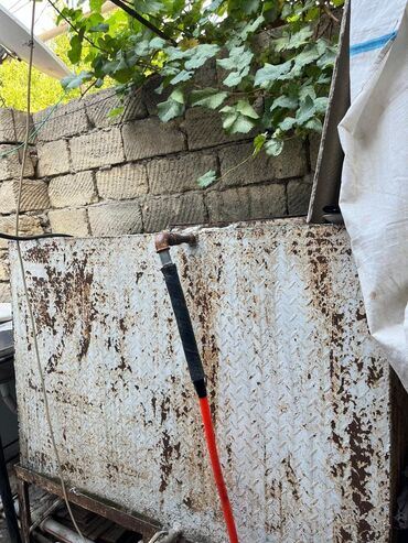 Baklar və çənlər: Bak, Metal, 750 l l, İşlənmiş