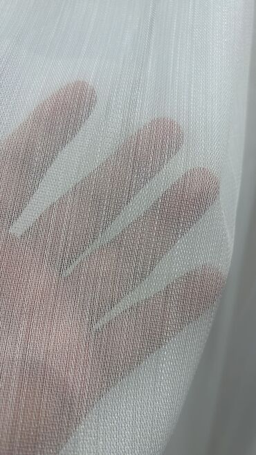 Pərdə və tüllər: Ağ rəngdə, zolaqlı dizaynı olan tül pərdə. Yüngül və şəffaf materialı — 3