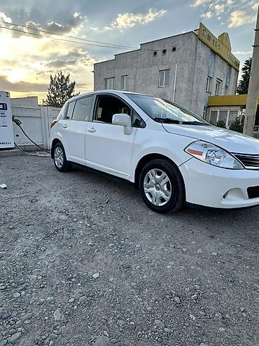 changan x7 plus: Nissan Versa: 2011 г., 1.8 л, Автомат, Бензин, Хэтчбэк — 2