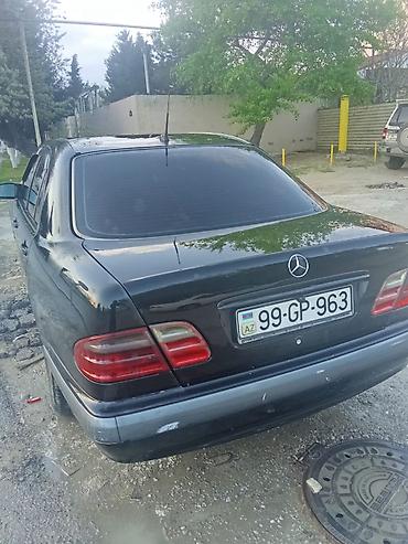 wam disk: Mercedes-Benz E 220: 2.2 l | 2001 il Sedan — 2