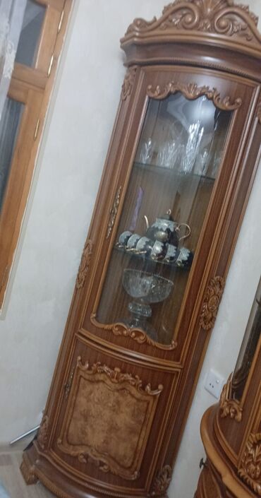 bakida bağ evlerine baxmaq: 2 - ci əl qonaq otağı mebeli 140 AZN 
Əlaqə Nömrəsi : 051 568 76 84