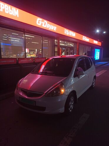 рассрочка машиналар: Honda Fit: 2002 г., 1.3 л, Вариатор, Бензин, Хетчбек