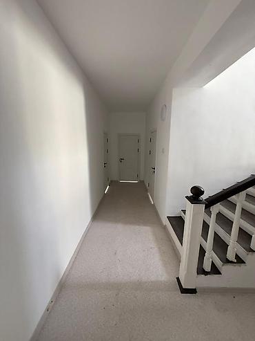 Долгосрочная аренда домов: 240 м², 8 комнат — 4