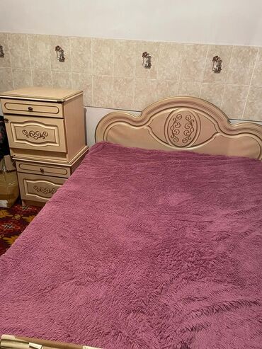 спальный гарнитур кровать тумбы и комод: Спальный гарнитур, Двуспальная кровать, Б/у