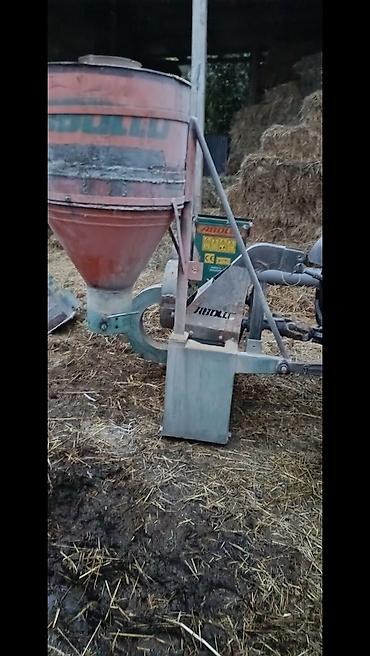cucə aparatı: Traktor qoşqulu yem‑otu doğrayıcı və üfürücü (PTO ilə işləyən) - — 5