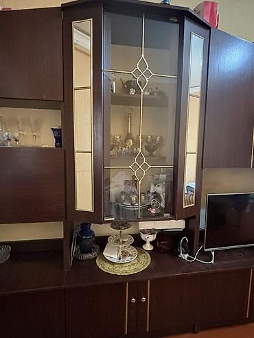 Гостиные гарнитуры: Qonaq otağı üçün böyük divar mebeli - Rəng/material: tünd qoz rəngli — 2