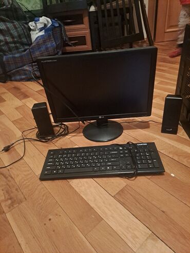 komputer ekranı: LG monitor + klaviatura və akustik sistem dəsti - Monitor: LG Flatron
