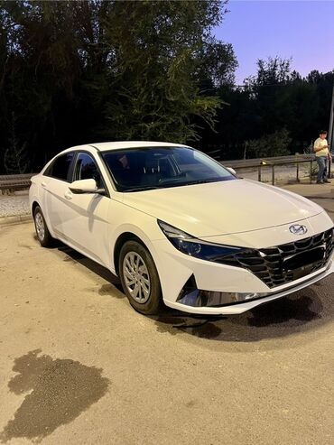 купить диски штампованные r15: Hyundai AVANTE белый седан последнего поколения. Основные