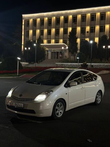 купить тойота приус в бишкеке: Toyota Prius: 2004 г., 1.5 л, Робот, Гибрид, Седан