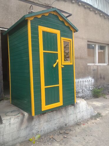 уличный умывальник: Уличный туалет. Туалет уличный качественный деревянный в наличии и на