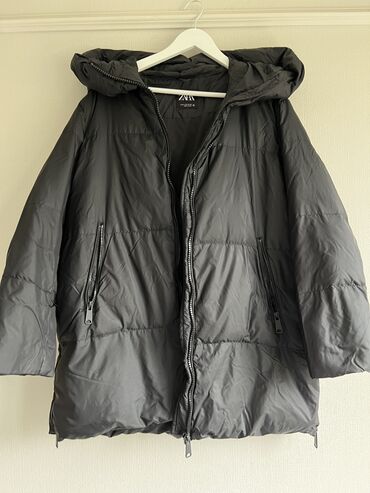 куртка италии: Пуховик, С капюшоном, Оверсайз, M (EU 38), L (EU 40)