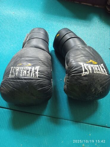 Перчатки: Боксерские перчатки
Материал: кожа