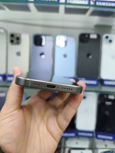 Apple iPhone: IPhone 15 Pro, Face ID — 3