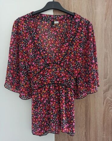 bluze za punije dame prodaja: S (EU 36), M (EU 38), Cvetni, bоја - Crvena
