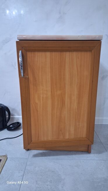кухонный уголок стол: Ашкана үчүн жумшак бурчек, Колдонулган, ЛДСП