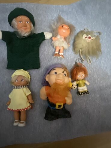 Əntiq kuklalar: Retro Qədimi 6 ədəd kukla qiymət 6 ədədinə aiddi tək tək qiymətlər — 8