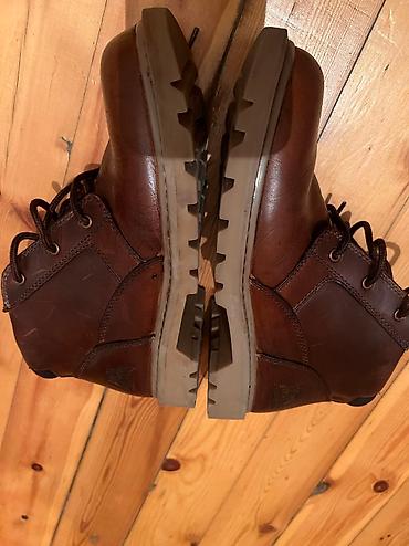 səndəl ayaqqabı: Deri boot ayaqqabi 41razmer az istifade olunub CAT bredi — 3