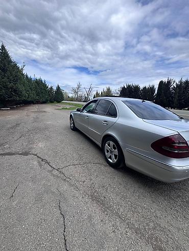 belarus traktorlarin satisi: Mercedes-Benz E-Class sedan (W211), gümüşü rəng. Əsas xüsusiyyətlər — 2