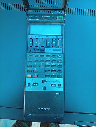 Другое ТВ и видео: Видеомагнитофон Sony VHS с пультом - Формат: VHS, система HQ (High — 5