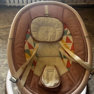 детская кровать колыбель: Детское электрическое кресло-качалка/шезлонг. Особенности: - Овальное