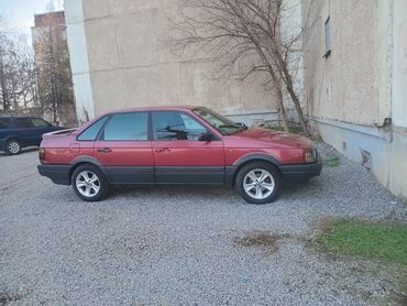 Volkswagen: Volkswagen Passat: 1988 г., 1.8 л, Механика, Бензин, Седан