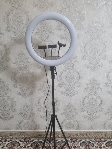 led лампа на авто: Кольцевая LED-лампа на треноге для фото/видео - Большое световое