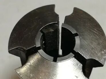 Ostali uređaji: Stezna čaura – 61mm duzine (2804) Stezna čaura mm dužine Stezna čaura — 9