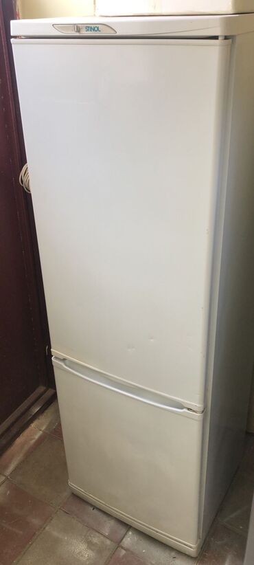 balaca xaladenik: Б/у 2 двери Stinol Холодильник Продажа, цвет - Белый, С колесиками