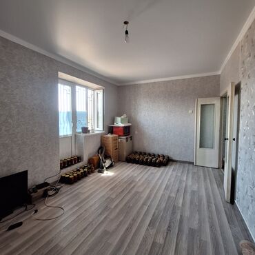 дом иссик куль: 1 бөлмө, 33 кв. м, 106-серия, 5 кабат, Косметикалык ремонт