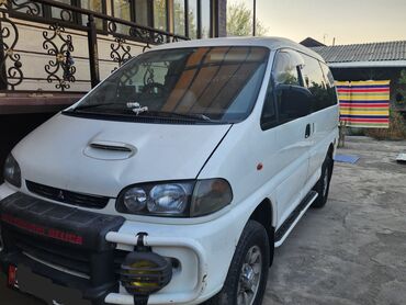 мото под выкуп: Белый минивэн Mitsubishi Delica Space Gear 2800 — это просторный и