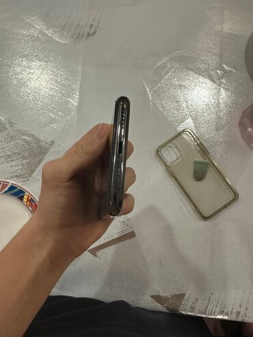 Apple iPhone: IPhone 11 Pro, Б/у, 256 ГБ, Space Gray, Чехол, 86 % — 5