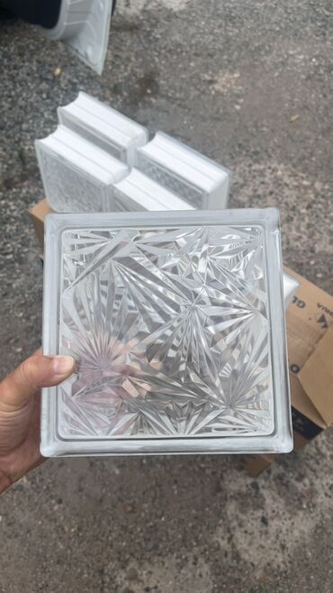 Строительный кирпич: Принимаю заказы на поставку стеклоблоков. Минимальный заказ от 50шт — 9