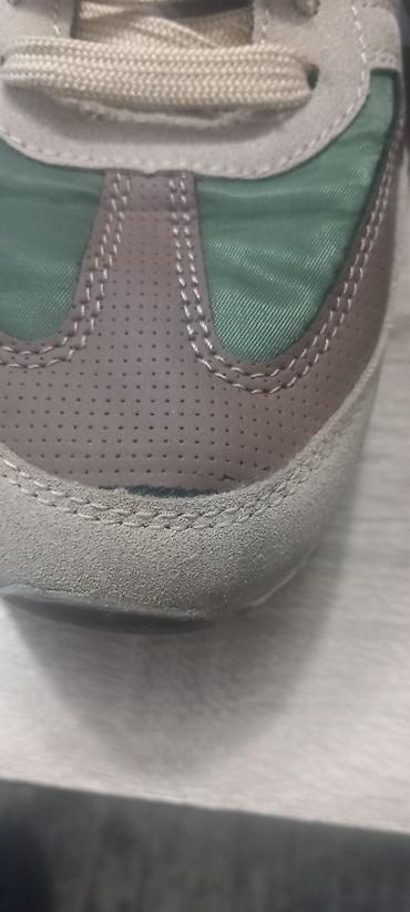 under armour: Patike u dobrom stanju. Broj 42.Novi Beograd blok 62 — 10