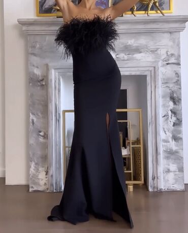 черное спортивное платье: Вечернее платье, Длинная модель, Перья, XS (EU 34), S (EU 36)
