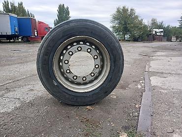 колеса мото: Грузовая шина с диском Характеристики: - Размер шины: 455/40R22.5 - — 4