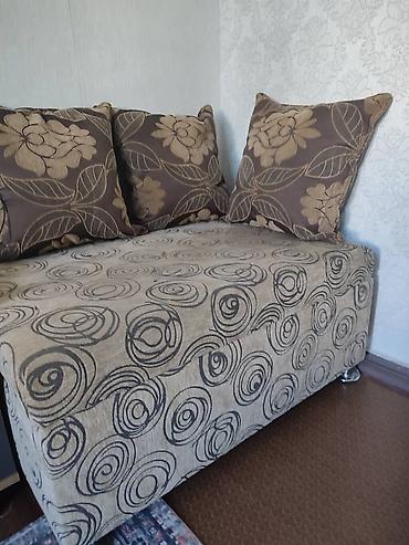 sofa: Угловой диван, C подушками — 1